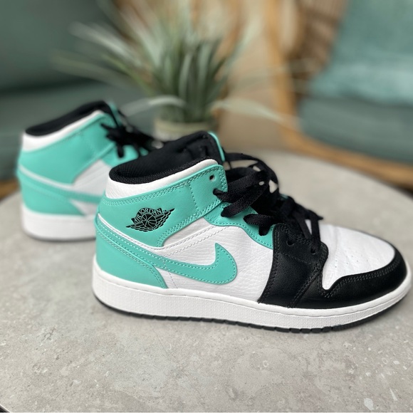 Nike Air Jordan 1 Mid GS ‘Tropical Twist’ - Picture 1 of 4